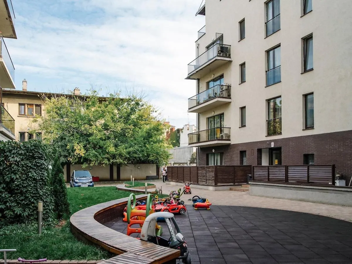 Vivando - Sunny 1Br - Green View Balcony - Parking Bucharest Romania