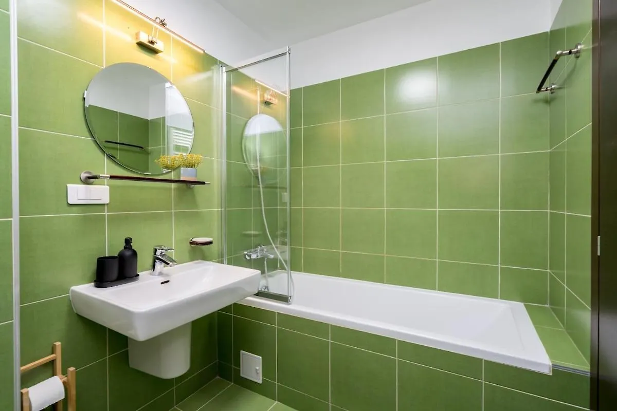 Apartment Vivando - Sunny 1Br - Green View Balcony - Parking Bucharest Romania