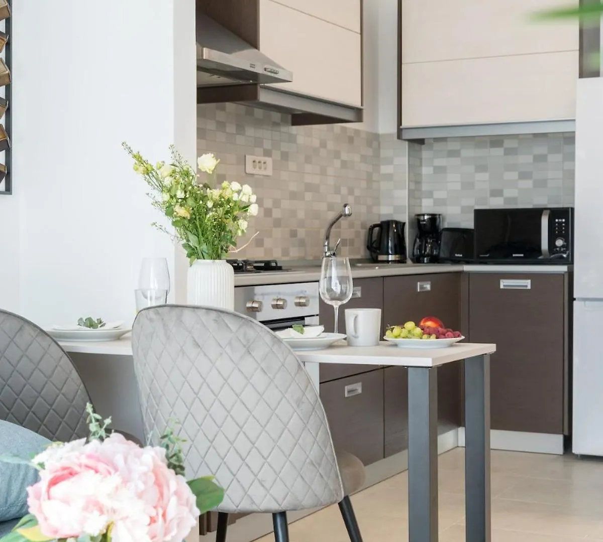 Vivando - Sunny 1Br - Green View Balcony - Parking Bucharest