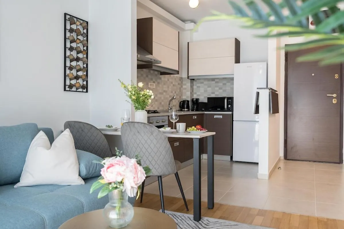 Vivando - Sunny 1Br - Green View Balcony - Parking Bucharest 0*,
