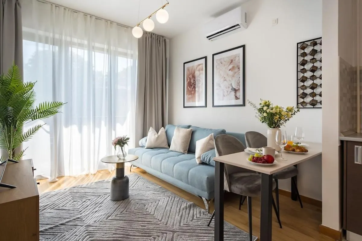 Vivando - Sunny 1Br - Green View Balcony - Parking Bucharest Romania